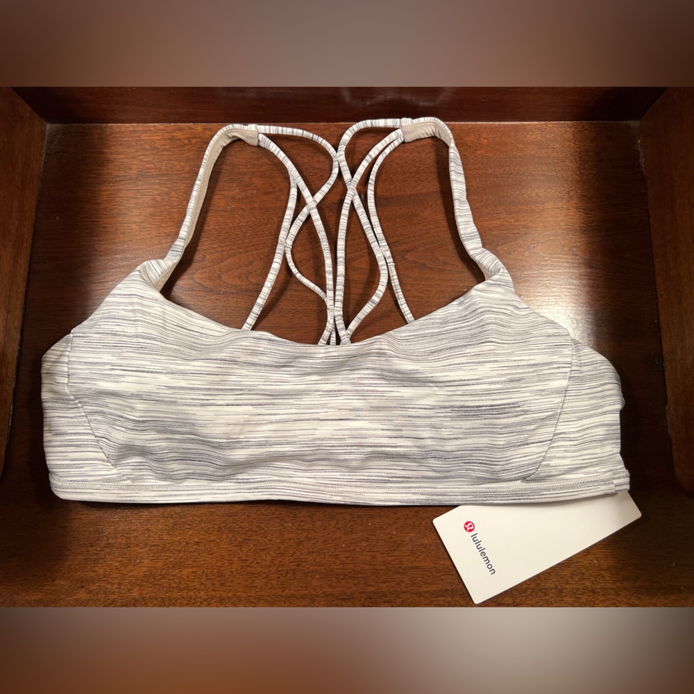 Lululemon Free to be Zen Bra NWT